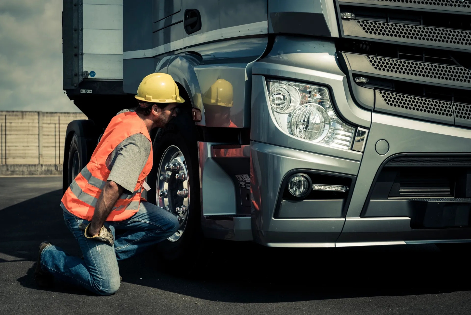 Near Tyre Repair Truck Tyre Repair